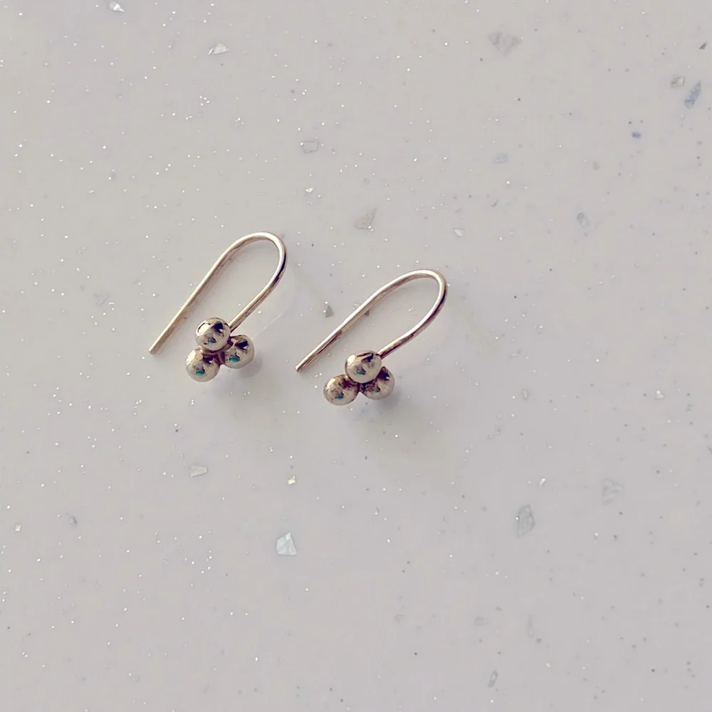 Etsy Efrat dot 14k white gold earrings,bat mitzvah gift, gold drop earrings - Picture 4 of 7